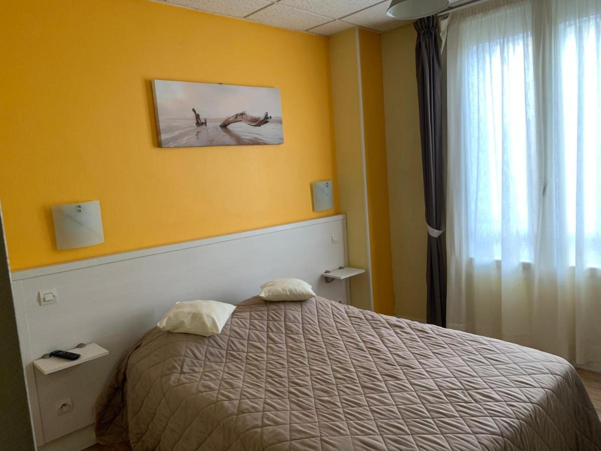 Au Vieux Puits Hotel Villers-Bocage  Buitenkant foto