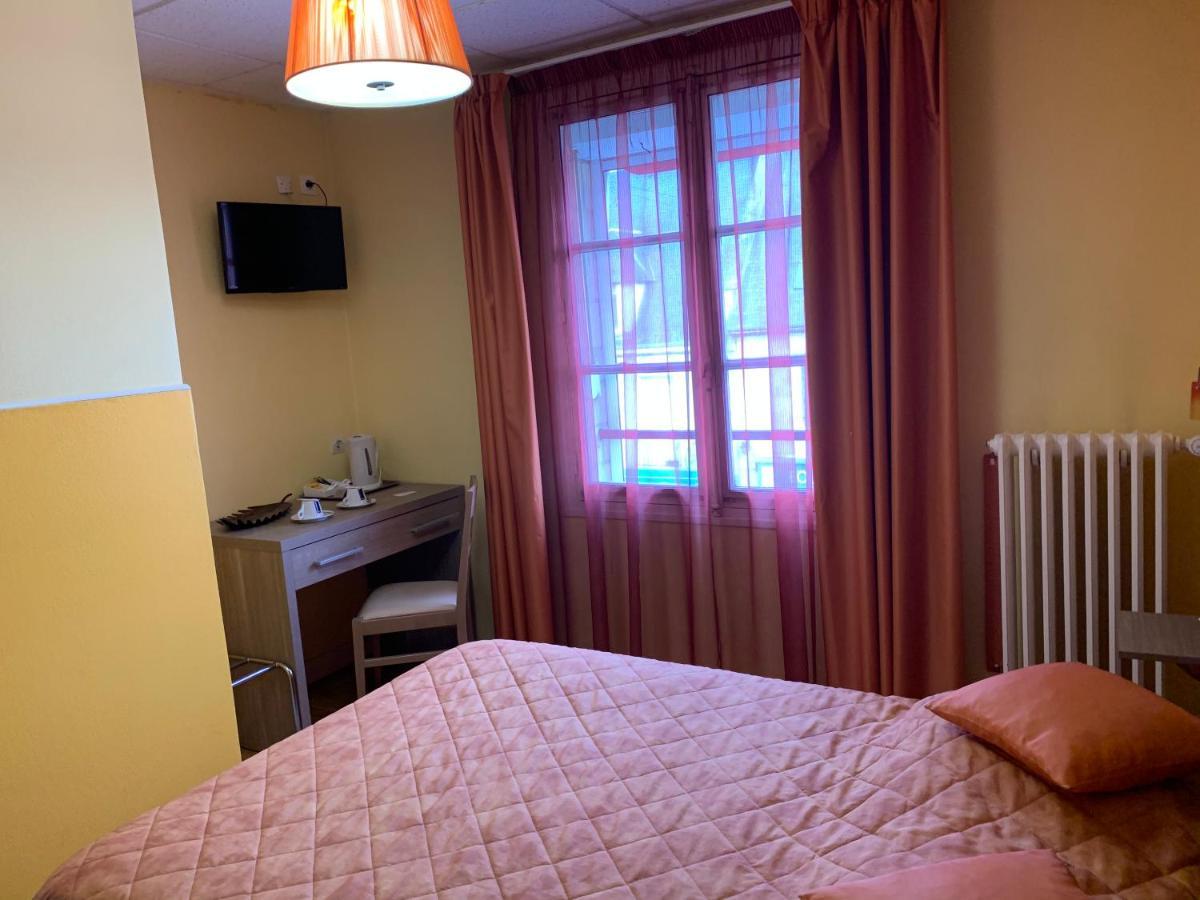 Au Vieux Puits Hotel Villers-Bocage  Buitenkant foto