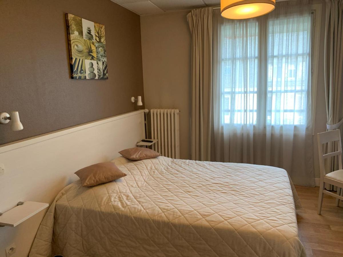 Au Vieux Puits Hotel Villers-Bocage  Buitenkant foto